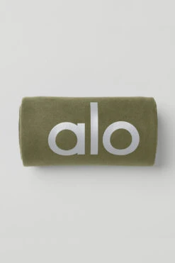 Grounded No-Slip Towel - Jungle -Style Avenue A0029U 01664 b1 a4