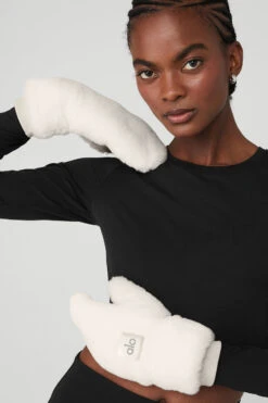 Faux Fur Mittens - Ivory -Style Avenue A0382W 03299 b1 s1 a1 1 m100