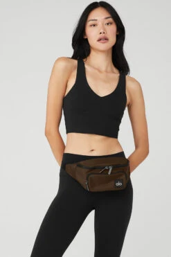 Explorer Fanny Pack - Espresso -Style Avenue A0465U 04064 b1 a1 m54
