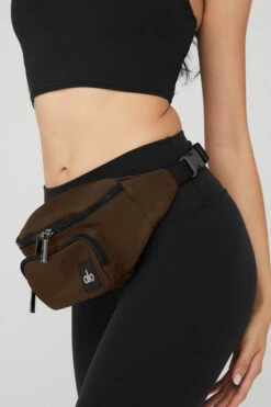 Explorer Fanny Pack - Espresso -Style Avenue A0465U 04064 b1 a4 m54