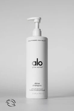 Clean Shine Shampoo -Style Avenue B3005L 0001 b1 a3 494b4cde 40a0 488d 9cad 1a379add2f43