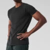 Alo Vapor Crewneck Short Sleeve - Black 1 Alo Vapor Crewneck Short Sleeve - Black -Style Avenue M1228R 01 b1 s1 a3 1 m221