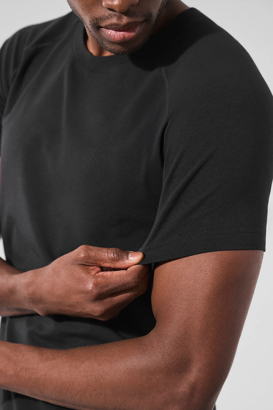 Alo Vapor Crewneck Short Sleeve - Black 6 Alo Vapor Crewneck Short Sleeve - Black - Image 4