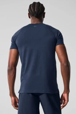 Alo Vapor Crewneck Short Sleeve - Navy 9 Alo Vapor Crewneck Short Sleeve - Navy -Style Avenue M1228R 03842 b1 s1 a2 1 m221