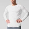 Alo Vapor Crewneck Long Sleeve - White -Style Avenue M3266R 00 b1 s1 a1 1 m214