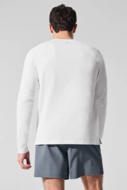 Alo Vapor Crewneck Long Sleeve - White 10 Alo Vapor Crewneck Long Sleeve - White -Style Avenue M3266R 00 b1 s1 a2 1 m214