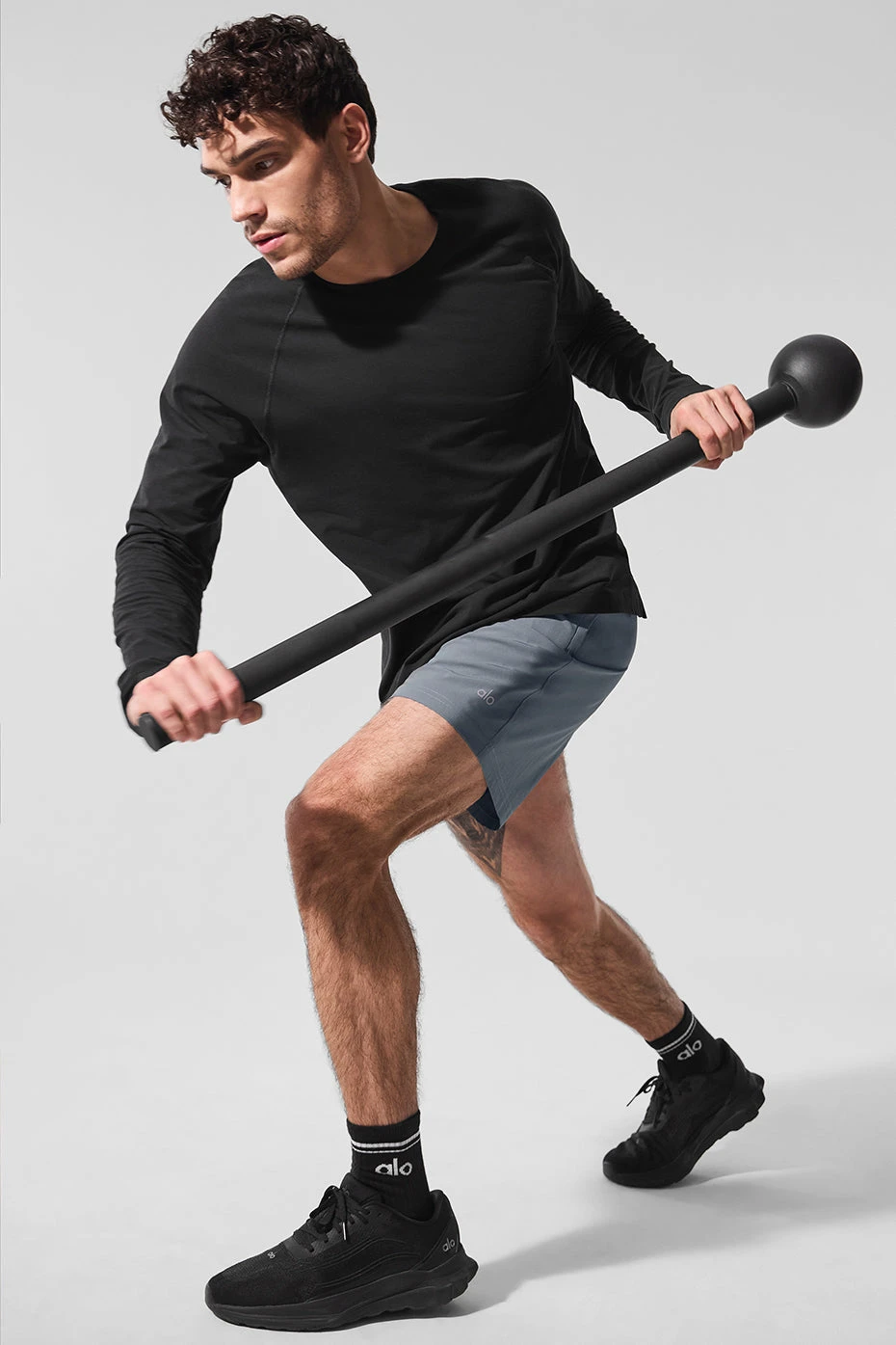 Alo Vapor Crewneck Long Sleeve - Black 6 Alo Vapor Crewneck Long Sleeve - Black - Image 4