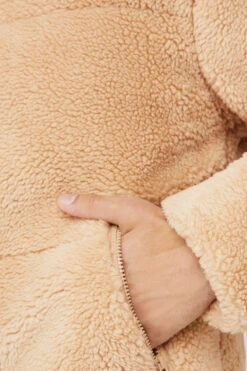 Sherpa Stage Puffer - Camel -Style Avenue M4140R 01660 b1 s3 a5 1 m108 391dbb48 88d8 4f85 9c68 16df4d61dcc5