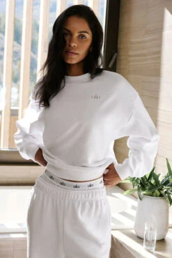 Accolade Crew Neck Pullover - White -Style Avenue U3031RG 00 b2 s1 a1 1 m18