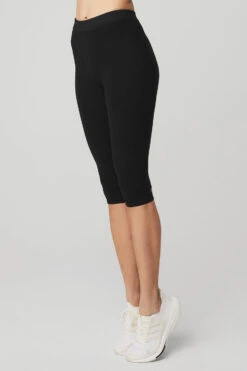 Alosoft High-Waist Iconic 90's Capri - Black -Style Avenue W51024R 01 b1 s1 a2 1 m54
