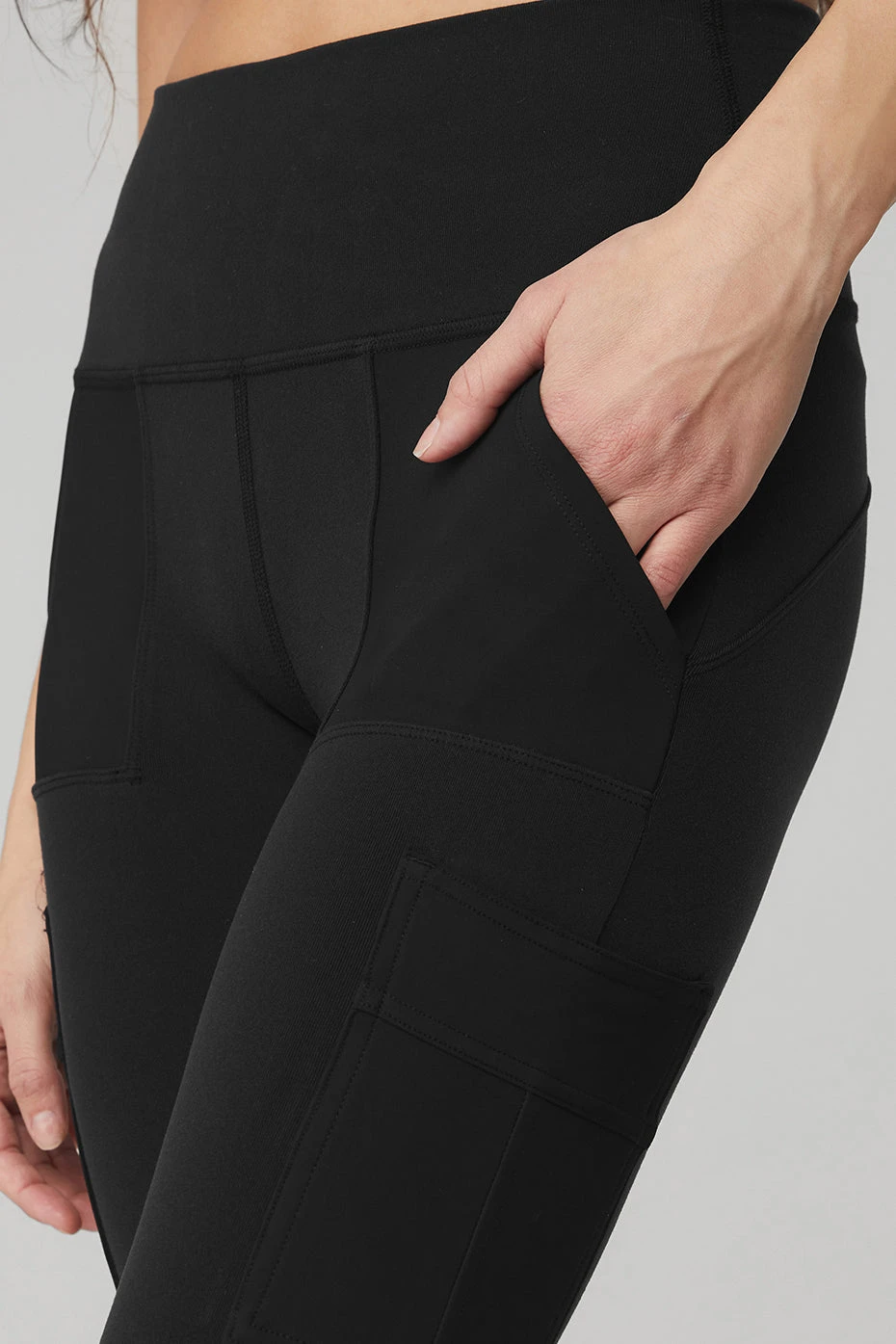 High-Waist Cargo Legging - Black 6 High-Waist Cargo Legging - Black - Image 4